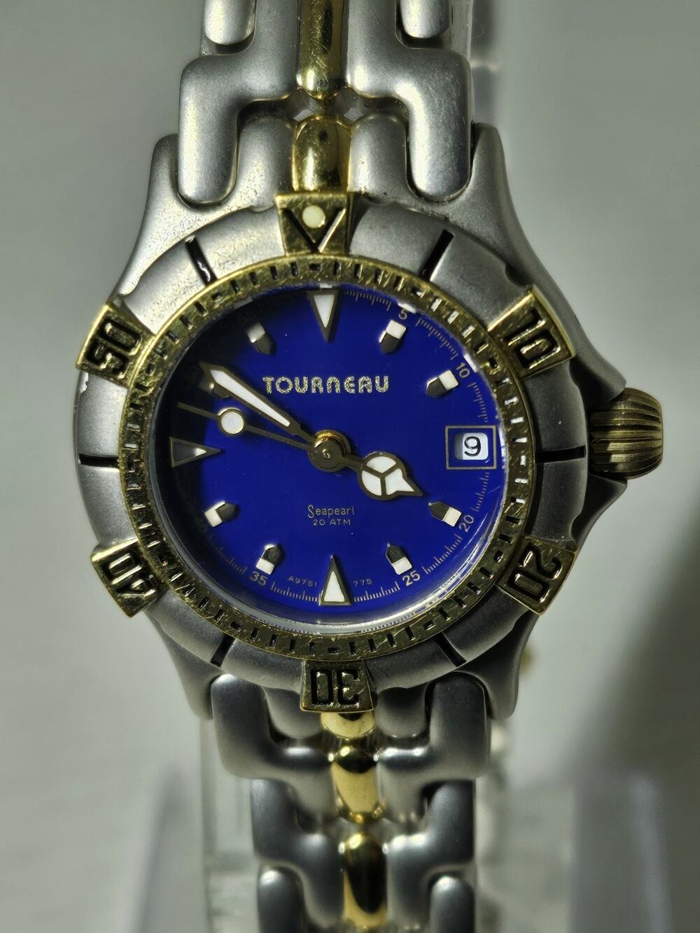 Ladies Vintage Tourneau Seapearl Dive Military Rotating Bezel New Battery Watch